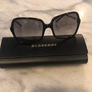 🔥Burberry sunglasses